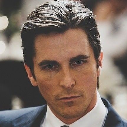 1.605 Me gusta, 6 comentarios - World of Modus (@worldofmodus) en Instagram: "#batman #elegance #sartorial #pitti #pinstripe #style#mensstyle #brucewayne #christianbale…" Christian Bale Hairstyle, Batman Hairstyle, Christian Bale Long Hair, Batman Haircut, Bale Batman, Mens Haircuts Straight Hair, Pin Straight Hair, Haircut Design, Hairstyle Long