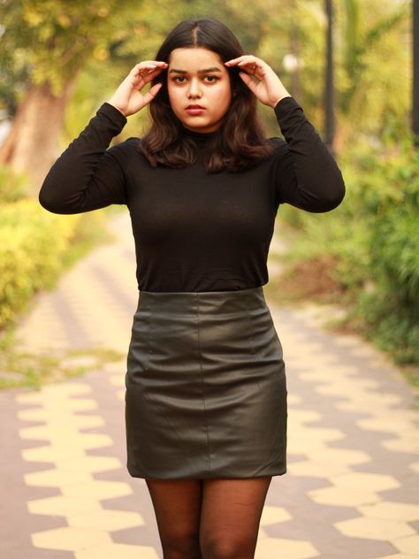 Shooting outdoor in Kolkata Edgy Outdoor Photoshoot Ideas, Kolkata Photography Poses, Female Model Outdoor Photoshoot, Outdoor Female Model Photography, Outdoor Shoot Ideas, Kolkata Women Photoshoot, Western Photoshoot, Outdoor Shoot, Western Outfit