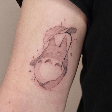 Chu Totoro for Romy! Thank you ✨🥰 Have you seen the new Ghibli movie yet? 👀 Done at @leflux.tattoos ✿ follow the rest of the amazing… | Instagram Korea Hongdae, Berserker Tattoo, Miyazaki Tattoo, Totoro Tattoo, Tatuaje Studio Ghibli, Studio Ghibli Tattoo, Cute Simple Tattoos, My Neighbour Totoro, Ghibli Tattoo