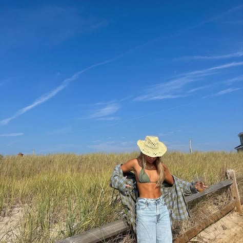 Beach Cowgirl, Random Vibes, Cowgirl Photoshoot, 2024 Wardrobe, Spring Ootd, Cowboy Aesthetic, Yard Party, Country Summer, Artistic Pictures