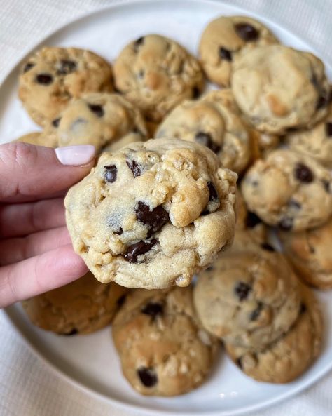 Rice Krispie Chocolate, Cookies With Rice Krispies, Rice Krispie Cookies, Chocolate Rice Krispies, Cookies With Chocolate Chips, Crispy Chocolate Chip Cookies, Cookies With Chocolate, Choc Chip Cookies, Cookie Time