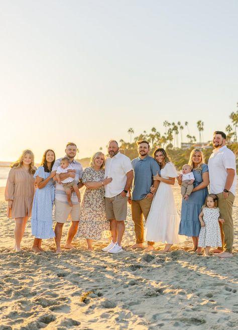 Extended Beach Family Pictures, Beach Theme Family Pictures, Denim Family Beach Pictures, Professional Family Beach Pictures, Beach Family Pictures Color Scheme, Summer Family Beach Pictures, Big Family Beach Photoshoot, Family Beach Pictures Outfits Blue, Extended Family Beach Pictures Outfits