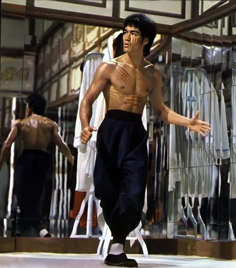 Bruce Lee Enter The Dragon Wallpaper, Bruce Lee Body Image, Bruce Lee Aesthetic Wallpaper, Bruce Lee Physique, Warrior Physique, Bruce Lee Aesthetic, Senior Assassin, Bruce Lee Wallpaper, Warriors Aesthetic