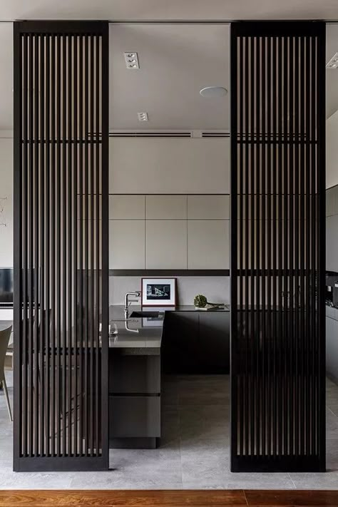 Playroom Partition, Slat Divider Wall, Wall Dividers Ideas Small Spaces, Skyscraper Interior, Walking Closet Ideas, Living Room Divider Ideas, Klizna Vrata, Metal Sliding Door, Bedroom Partition