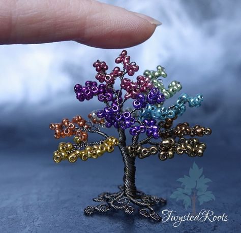 Copper Wire Crafts, Christmas Marketing, Bonsai Wire, Sequin Ornaments, Copper Wire Art, Wire Tree Sculpture, Flower Box Gift, Wire Trees, Black Friday Sales