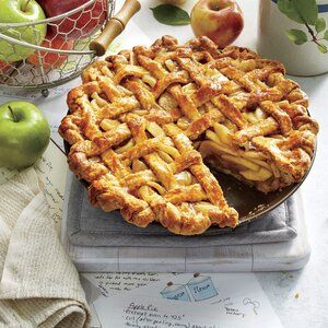 Apple Pie Old Fashioned, Vintage Apple Pie Recipe, Pioneer Woman Apple Pie Recipe, Half Baked Harvest Pie, Southern Living Apple Pie, Old Fashioned Apple Pie Recipe, Old Fashion Apple Pie Recipe, Southern Apple Pie Recipe, Pioneer Woman Apple Pie