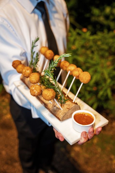 Elegant Cocktail Party Food Appetizers, Caribbean Wedding Food, Event Food Ideas Catering, Wedding Canapes Ideas, Catering Presentation, Elegant Catering, Canapes Catering, Wedding Canapes, Risotto Balls