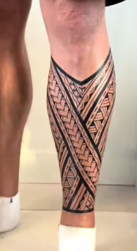 Calf Tattoo Ideas, Tattoo Pierna, Wrist Tattoo Ideas, Wrist Tattoo Designs, Tattooed Men, Armband Tattoos, Polynesian Tattoo Designs, Armband Tattoo Design, Leg Tattoo Men