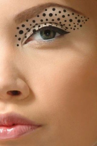 Polka Dot Makeup Look, Polka Dot Eye Makeup, Polka Dot Makeup, Glam Halloween Makeup, Eye Makeup Lashes, Beauty Tips Quotes, Makeup Crazy, Eyeshadow Nail Polish, Crazy Eye Makeup