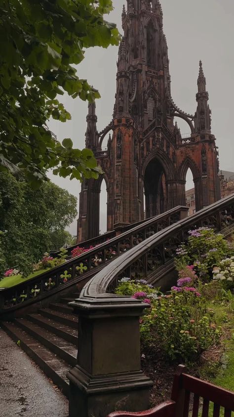 Scotland Aesthetic, Scott Monument, Autumn Looks, Scotland Tours, Summer Rain, Dream City, Edinburgh Scotland, Scotland Travel, City Aesthetic