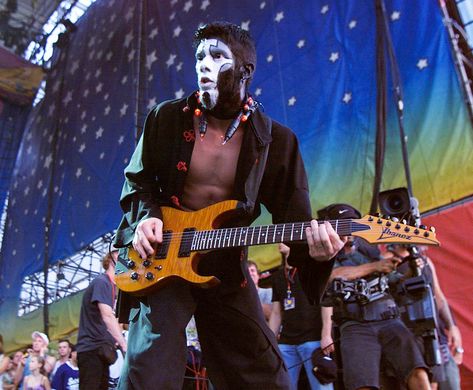 Woodstock 1999 Photo by Frank Micelotta Archive Wes Borland Woodstock 99, Woodstock 1999, Woodstock 99, Woodstock '99, Woodstock Photos, Wes Borland, Woodstock Music, Festival Aesthetic, Bass Guitarist