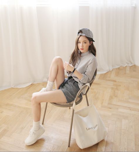 Korean Daily Fashion - Official Korean Fashion Korean Fashionista, Korean Fashion Ulzzang, Asian Street Style, Ulzzang Fashion, Asian Outfits, Daily Style, Korea Fashion, Fashion Korean, Korean Street Fashion