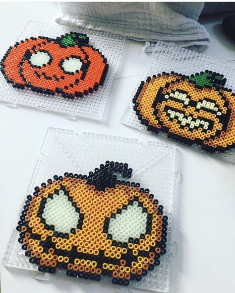 Cool Perler Bead Patterns Coasters, Peeler Beads Halloween, Pumpkin Hama Beads, Ghost Perler Bead Patterns, Perler Beads Ideas Halloween, Halloween Perler Bead Patterns Easy, Fall Perler Bead Patterns, Perler Beads Halloween, Halloween Hama Beads