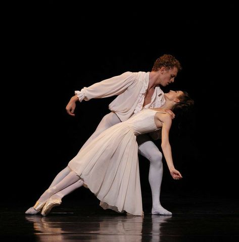 Manon Ballet, Waltz Pose, Julie Kent, Ballet Couple, Ballerina Poses, San Francisco Ballet, Romantic Dance, Australian Ballet, Paris Opera Ballet