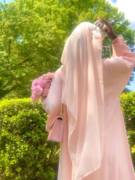 Hijabi Pink Aesthetic, Pink Hijabi Outfits Aesthetic, Pink Hijabi Dresses, Hijab Fashion Pink, Soft Hijabi Aesthetic, Pink Abaya Aesthetic, Pink Muslim Aesthetic, Coquette Abaya, Pink Hijab Aesthetic