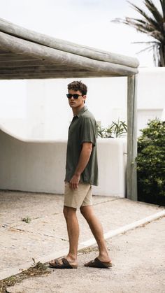 Men With Birkenstocks, Men’s Summer Evening Outfits, Birkenstock Outfits Men’s, Male Birkenstock Outfit, Birkenstock Men Aesthetic, Outdoor Aesthetic Outfits Men, Beach Casual Outfit Men, Arizona Mens Fashion, Mens Berkinstock Outfit