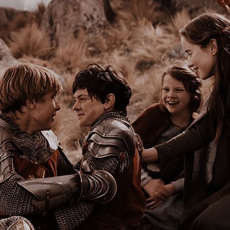 Narnia Kings And Queens, Chronicals Of Narnia Aesthetic, The Chronicles Of Narnia Aesthetic, Edmund Pevensie Aesthetic, Chronicles Of Narnia Aesthetic, Narnia Pictures, Narnia 4, Narnia Wallpaper, Narnia Aesthetic