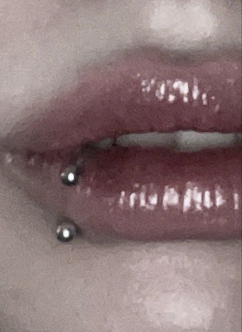 Side Labret Jewelry, Reverse Labret Piercing, Side Vertical Labret, Side Labret Piercing Rings, Dalia Piercing, Piercing Labret Lateral, Simple Nose Piercing, Vampire Piercing, Side Labret Piercing