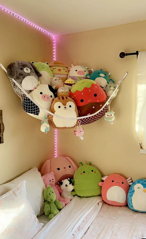 Corner Hammock For Stuffed Animals, Nets For Stuffed Animals, Stuffed Animal Storage Ideas For Adults, Hammock Stuffed Animal Storage, Stuffed Toy Storage Ideas, Diy Stuffed Animal Storage Hammocks, Big Stuffed Animal Storage, Net For Plushies, Stuffed Toys Storage Ideas