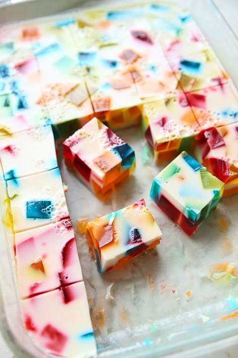 Broken Glass Jello Squares ~ https://reallifedinner.com Jello Squares, Jello Creations, Blueberry Jello Salad, Broken Glass Jello, Glass Jello, Finger Jello, Nye Food, Jello Jigglers, Jello Mold Recipes