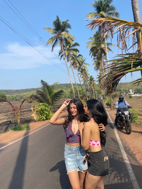 Goa Trip, Couples Hidden Face Pics, Trip Friends, Beauty Routine Checklist, Instagram Collage, Clubbing Aesthetic, Notes Inspiration, Cute Friend Photos, Fashion Photography Poses