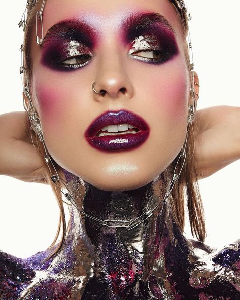 Extreme Makeup, Performance Hairstyles, Raspberry Beret, Punk Aesthetic, Makeup Class, Make Up Inspo, Beauty Shots, Gorgeous Eyes, Editorial Makeup