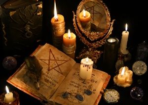 Are spells real? For the first time a true spellcaster gives his readers an honest answer!!! Revenge Spells, Black Magic Spells, Yennefer Of Vengerberg, Psychic Reader, Nasu, Magic Aesthetic, Witch Magic, Spiritual Healer, Season Of The Witch