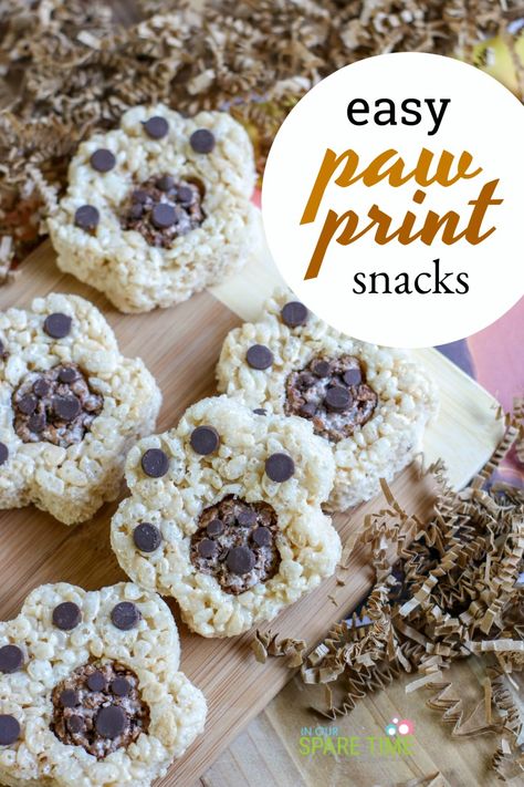 If you have a child that loves dogs and cats, they will love this paw print snacks recipe that uses crispy rice cereal. Paw Print Rice Krispie Treats, Sticky Paws Recipe, Popcorn Dog Treats, Paw Print Snacks, Cat Rice Krispy Treats, Cocoa Crispy Treats, Crispix Puppy Chow Original, Dog Themed Food, Rice Crispy Treats