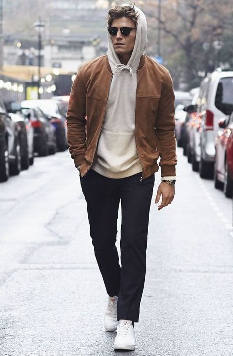 The Best Outfits For Men To Be Wearing This Winter Brown Jacket Outfit, Hoodie Outfit Men, Outfits Men Streetwear, Stylish Men Casual, Fall Outfits Men, Brown Suede Jacket, Winter Outfits Men, Jackets Men Fashion, Mens Fashion Fall