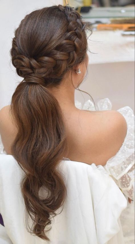 Long Messy Hair, Hairstyle Girls, Stylish Ponytail, Classic Wedding Hair, Engagement Hairstyles, Ponytail Hairstyles Easy, World Fashion, Long Hair Wedding Styles, Hair Tutorials Easy