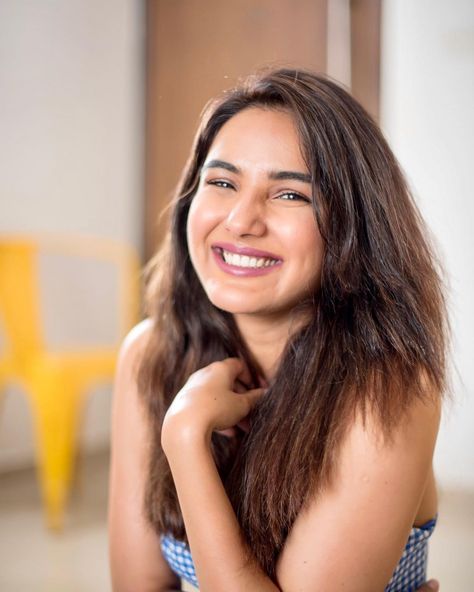 Tashan E Ishq, Jasmin Bhasin, Reality Show, Actresses, Long Hair Styles, Celebrities, Hair Styles, Hair, On Instagram