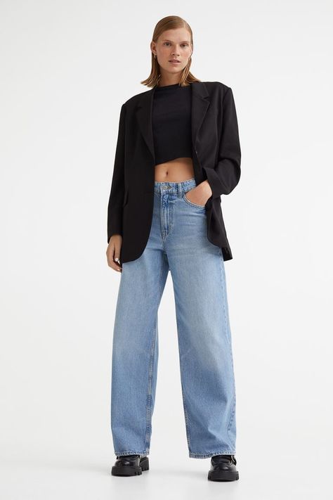 20 H&M Must Haves You'll Wear on Repeat This Fall Low Jeans, High Waisted Wide Leg Jeans, Moda Denim, Style Makeover, Wide Jeans, H&m Jeans, Low Rise Jeans, Pocket Jeans, Light Denim