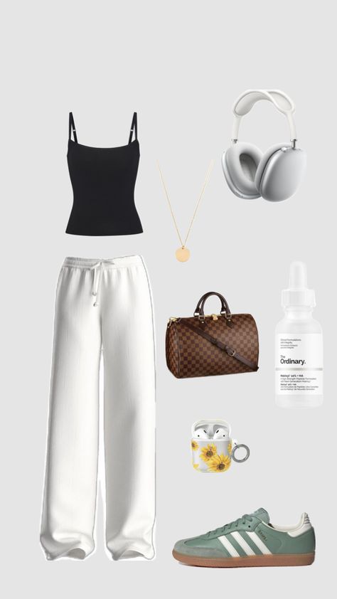 #airport #airportfit #outfit #comfy Fancy Airport Outfits, Comfy Airport Outfit Long Flight, Airport Outfit Ideas Comfy, Air Port Outfit Ideas, Cute Plane Outfit, Cute Airport Fits, Cute Airplane Outfit, Barcelona Summer Outfits, Airport Aesthetic Outfit