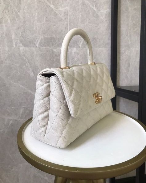 Chanel Chevron Coco Handle Shoulder Bag White Small 👉Available Now👈 ➡️DM for more details and Price ➡️Payment method PayPal ➡️Delivery all over the world 🌎 Chanel Handle Bag, Chanel Collection, Cartier Watch, Balenciaga Shoes, Celine Bags, Chanel Bags, Hermes Bags, Lady Dior Bag, Luxury Women