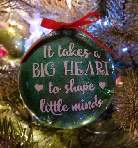 Cheap Christmas Ornaments, Christmas Presents For Teachers, Christmas Glitter Ornaments, Handmade Teacher Gifts, Teacher Gift Christmas, Glitter Ornaments Diy, Christmas Door Decorating Contest, Teacher Ornaments, Gifts Teacher