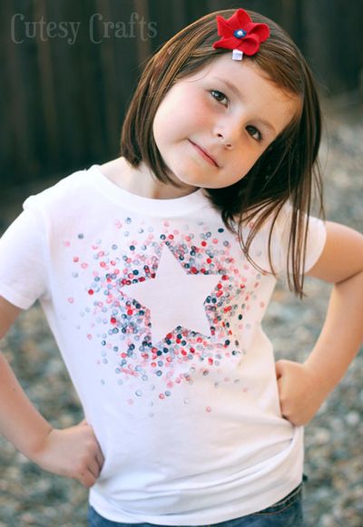 13 fun DIY tee shirts for the Fourth of July. 4th of July shirts you can make with the kids - these are cute! Fourth Of July Shirts For Kids, Eraser Stamp, Diy Tees, Clothes Art, T Shirt Painting, Fourth Of July Shirts, Patriotic Crafts, Freezer Paper, July Ideas