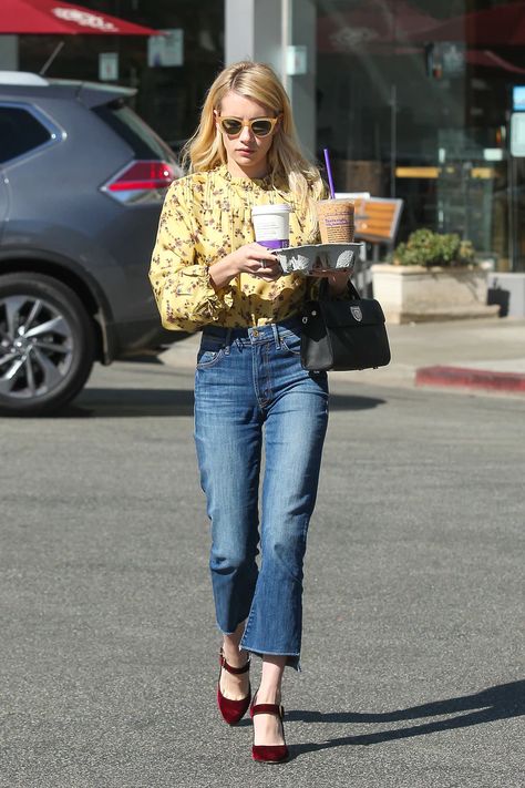 How To Style Baggy Jeans, Emma Roberts Style, Soft Knit Cardigan, Angela Simmons, Looks Jeans, Miroslava Duma, Fashion Gal, Mom Jeans Outfit, Baggy Jean