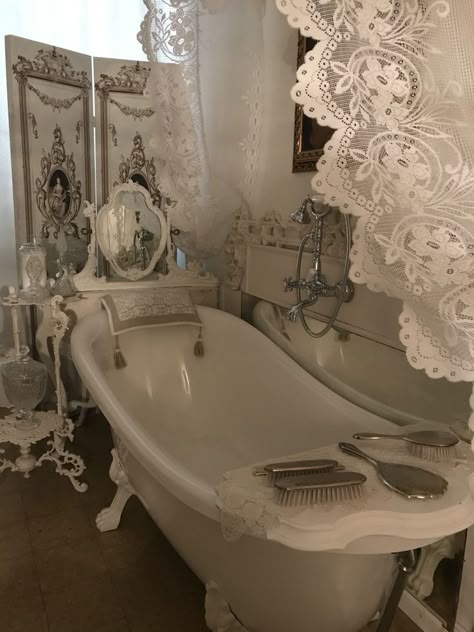 White Gothic Bedroom, Wardrobe Coquette, Bows Pink, Dream Bedroom Inspiration, Inspo Fits, Casa Vintage, Dream House Rooms, Pretty Room, Dream Room Inspiration