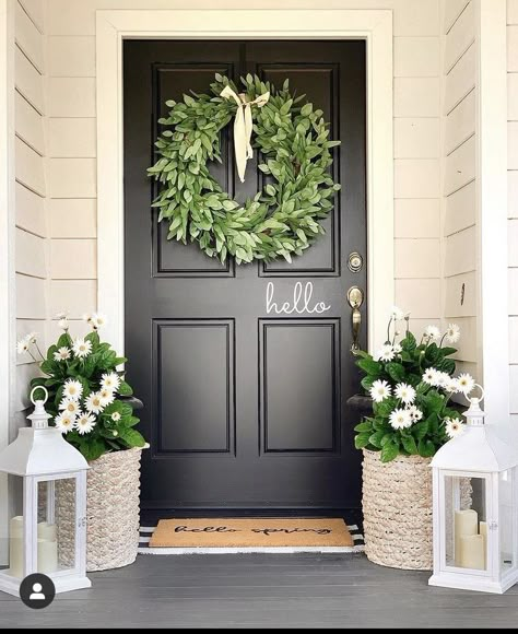 Desert Patio, Patio Retreat, Spring Front Porch Decor, Small Porch Decorating, Black Front Door, Front Porch Flowers, Spring Porch Decor, House Front Porch, Porch Flowers