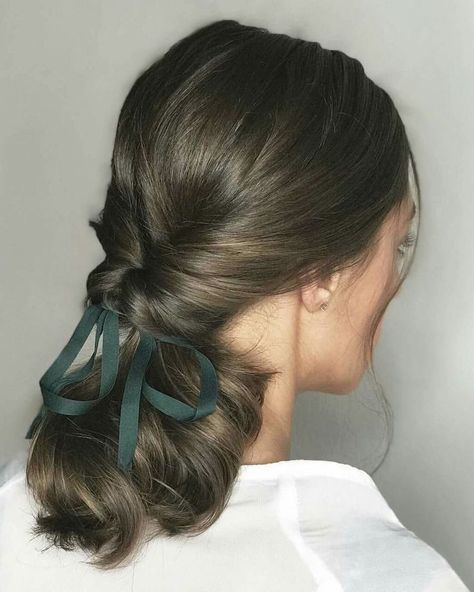 Twist Ponytail, Hair Back, Penteado Cabelo Curto, Normal Hair, Grunge Hair, Vintage Hairstyles, Hair Dos, Hair Updos, Hair Day