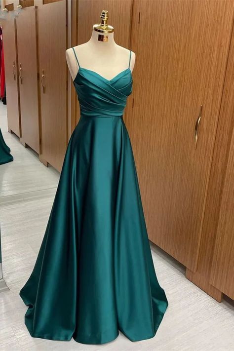 Find it in the site - Ballgown - Green Dresses Grad Dress Ideas, Formal Dresses Green, Party Dress Green, Pleated Party Dress, Long Green Dress, Casual Formal Dresses, Prom Dress Shoes, Social Dresses, Evening Dresses With Sleeves