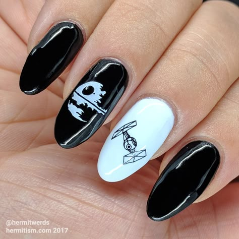 The Mandalorian - Galaxy / Star Wars Nail Art - Hermit Werds Starwars Acrylic Nails, Star Wars Nails Designs Dark Side, Starwars Nail Designs, Kylo Ren Nails, Star Wars Nails Simple, R2d2 Nails, Nails Easy Ideas, Star Wars Nail Art, How To Paint Nails