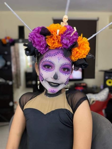 Catrina Makeup Kids, Easy Face Painting, Catrina Costume, Sugar Skull Face Paint, Catrina Makeup, Muertos Makeup, Halloween Makeup For Kids, Halloweenský Makeup, Vampire Bride