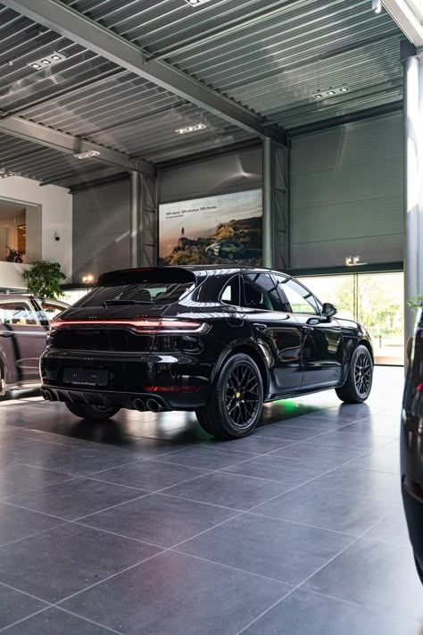 Porsche Gts, Porsche Macan Gts, Porsche Macan, Nice Cars, Car Engine, Dream Car, Cool Cars, Daily Life, Luxury Cars