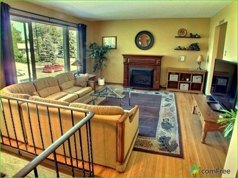 Split Level Home Decor, Split Level Living Room Layout, Split Level Living Room, High Ranch, Tri Level House, Split Level Remodel Exterior, Level Living Room, Raised Ranch Remodel, Split Level House Plans