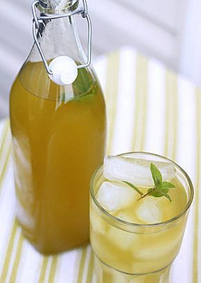 Lemongrass Recipes, Lemongrass Tea, Iced Green Tea, Iced Tea Recipes, Ginger Tea, Drinks Smoothies, Drink Me, Tea Recipes, Drink Up