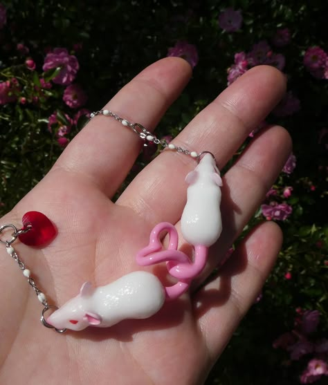 Sweet white rats 🐭💕🐭 Commissioned necklace. . #handmadejewelry #resinjewelry #sculpturejewelry #handmadenecklace #3djewelry #3dmodeling #3djewelrydesign #jewelrydesign Teacher Material, Oc Inspiration, 3d Jewelry, Creepy Cute, Resin Jewelry, Rats, Things To Buy, Handmade Necklaces, Cool Things To Buy