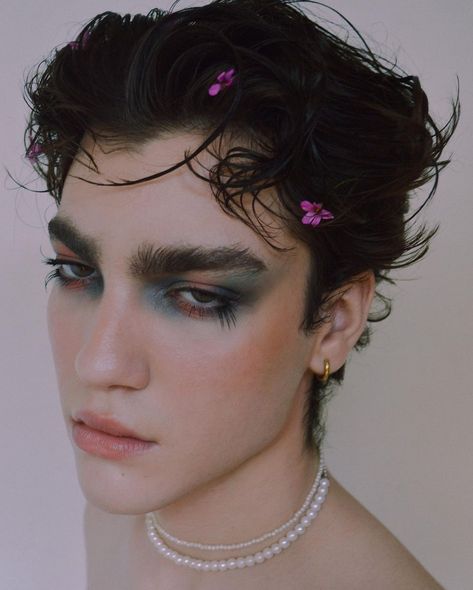 Inspired by: @iseecaroline @alexandraclare Androgynous Makeup, 3d Camera, Punk Makeup, Flower Makeup, Rave Makeup, Neutral Makeup, Male Makeup, Fairy Makeup, Bold Makeup