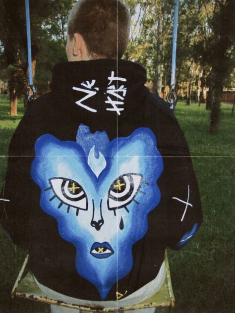 Painted Crewneck Diy, Hand Painted Hoodie Ideas, Painted Hoodie Diy, Hoodie Painting Ideas, Crewneck Diy, Painted Hoodies, Hand Painted Hoodie, Custom Hoodies Ideas, Painted Hoodie