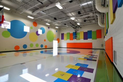 Gym Design Elementary School Interior Design Classroom, School Gym Decorations, School Gym Decorating Ideas, Elementary School Interior Design, School Gym Design, Schools Interior, School Interior Design, Preschool Gym, Elementry School